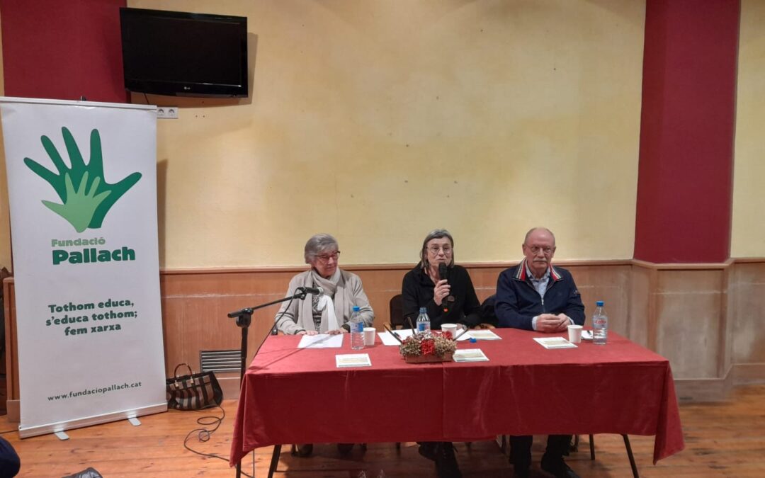Segon dilluns de les IX TERTÚLIES PALLACH, amb Conxa Guisset, Jubilada i Joan Manel Loureiro ” Multimèdia “, Moderat per Roser Bagué. Teatre del Centre Fraternal de Palafrugell 11-03-2024